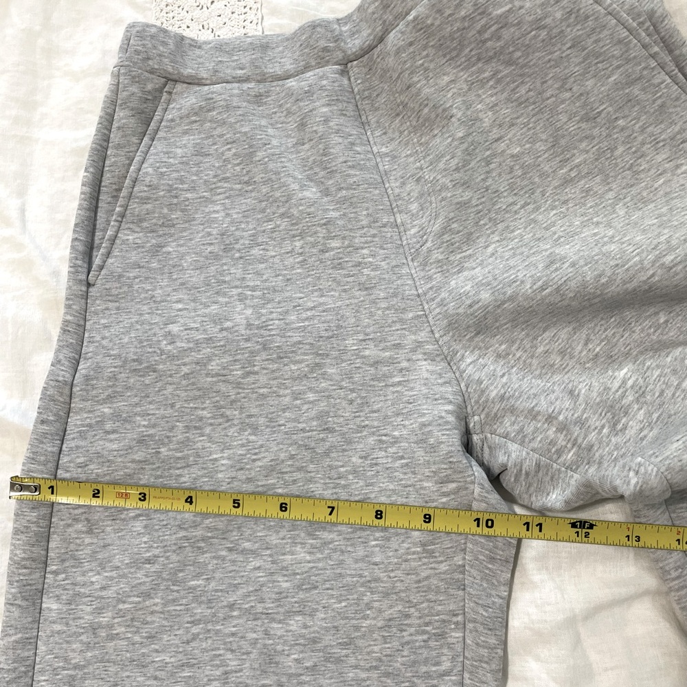 EUC Uniqlo Ballon Sweat Pants - Picture 8 of 16
